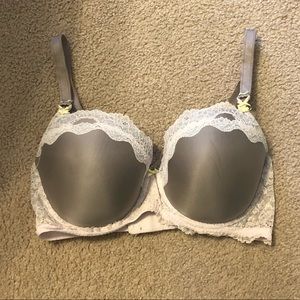 Victoria’s Secret 36 DD bra